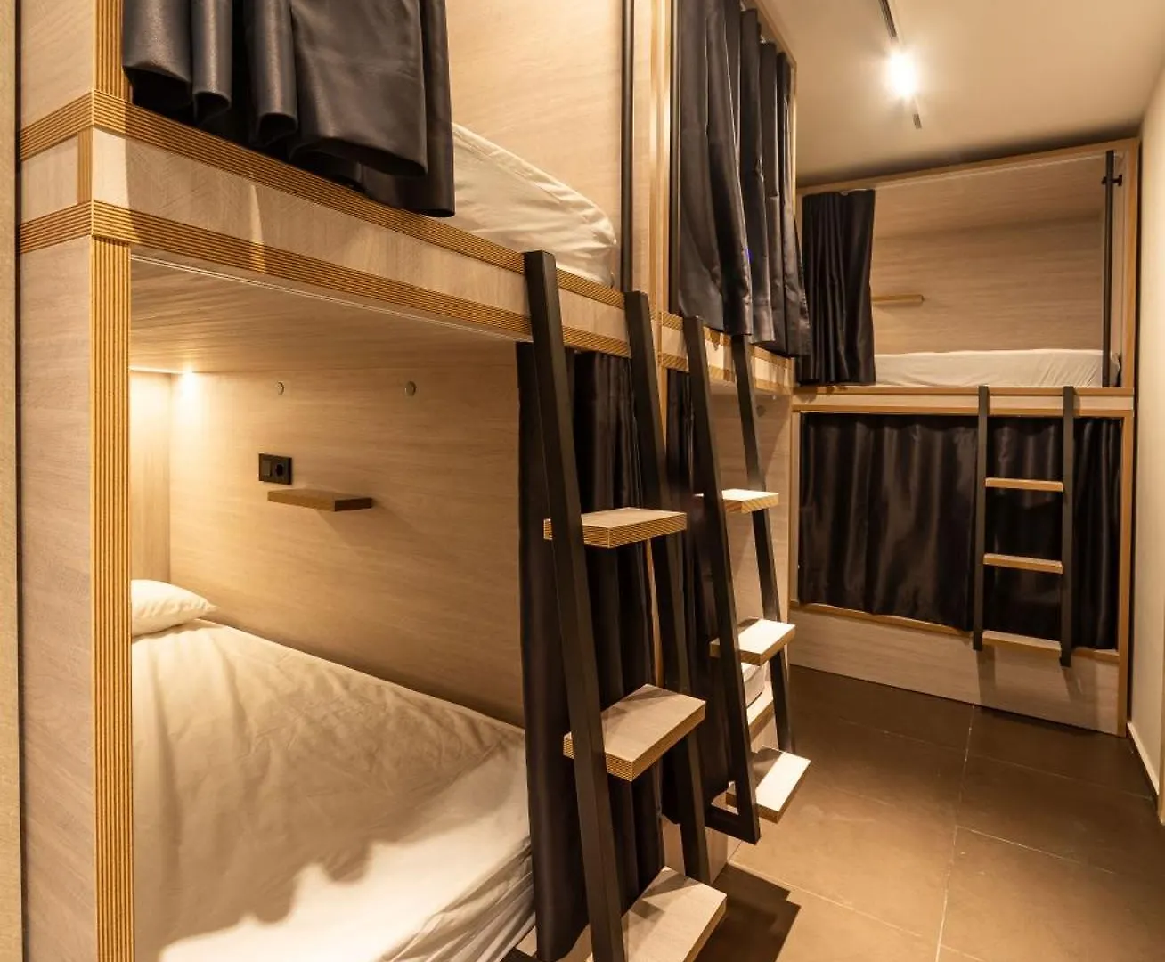 Gg Hostel برشلونة