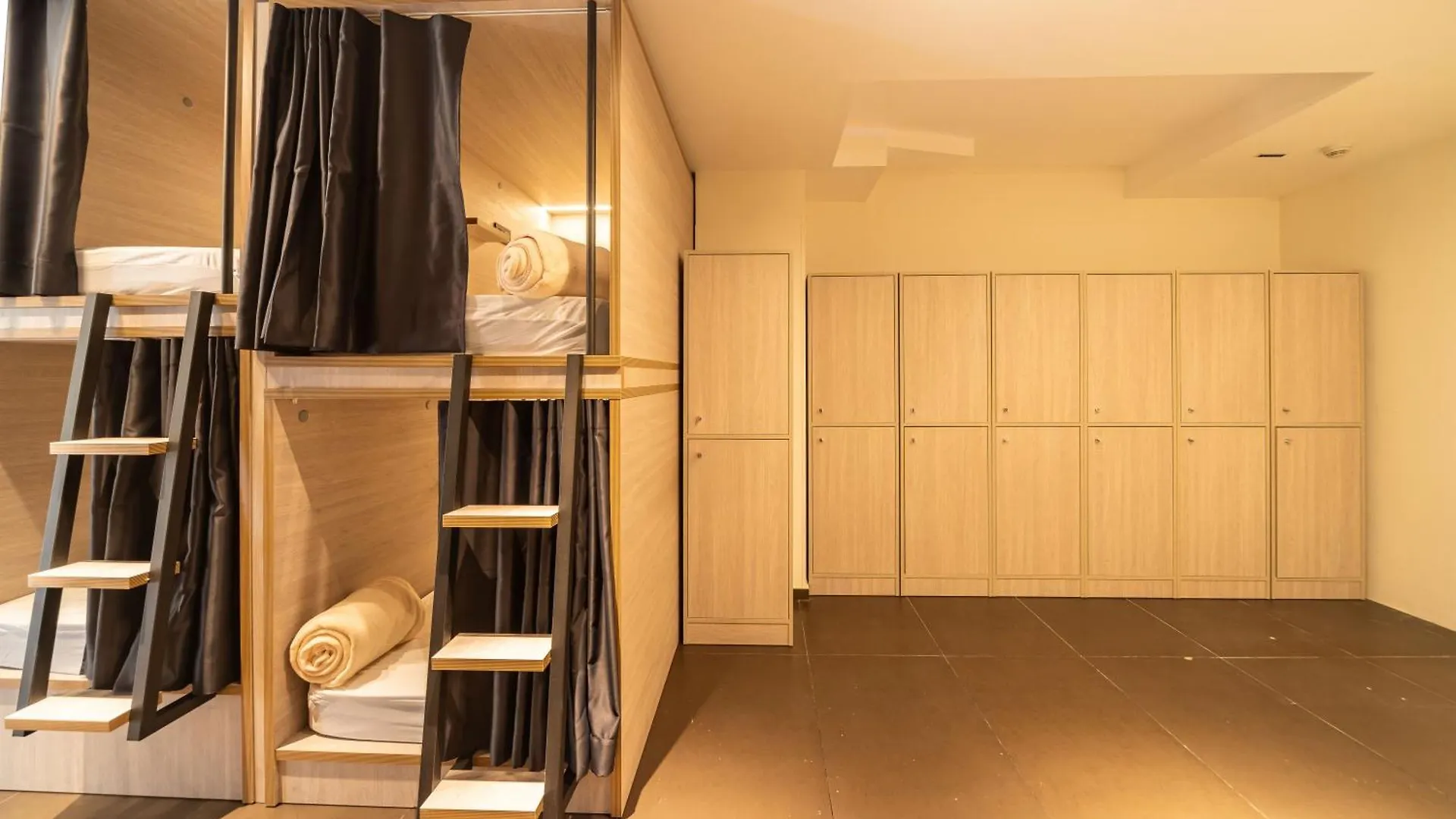 Gg Hostel برشلونة